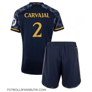 Real Madrid Daniel Carvajal #2 Replika Bortatröja Barn 2023-24 Kortärmad (+ Korta byxor)